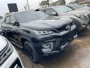 Toyota Fortuner 2021 Black