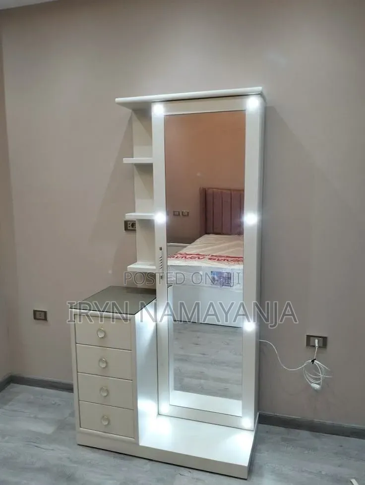 Dressing Mirror Tables