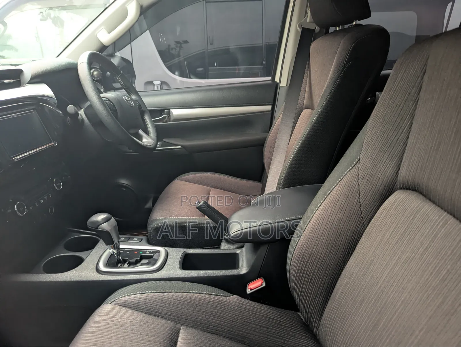 Toyota Hilux 2016 White