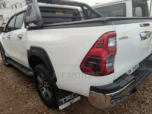 Toyota Hilux 2016 White