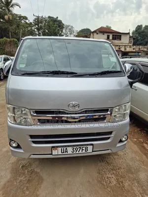 Toyota HiAce 2010 Silver