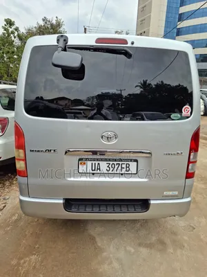 Toyota HiAce 2010 Silver