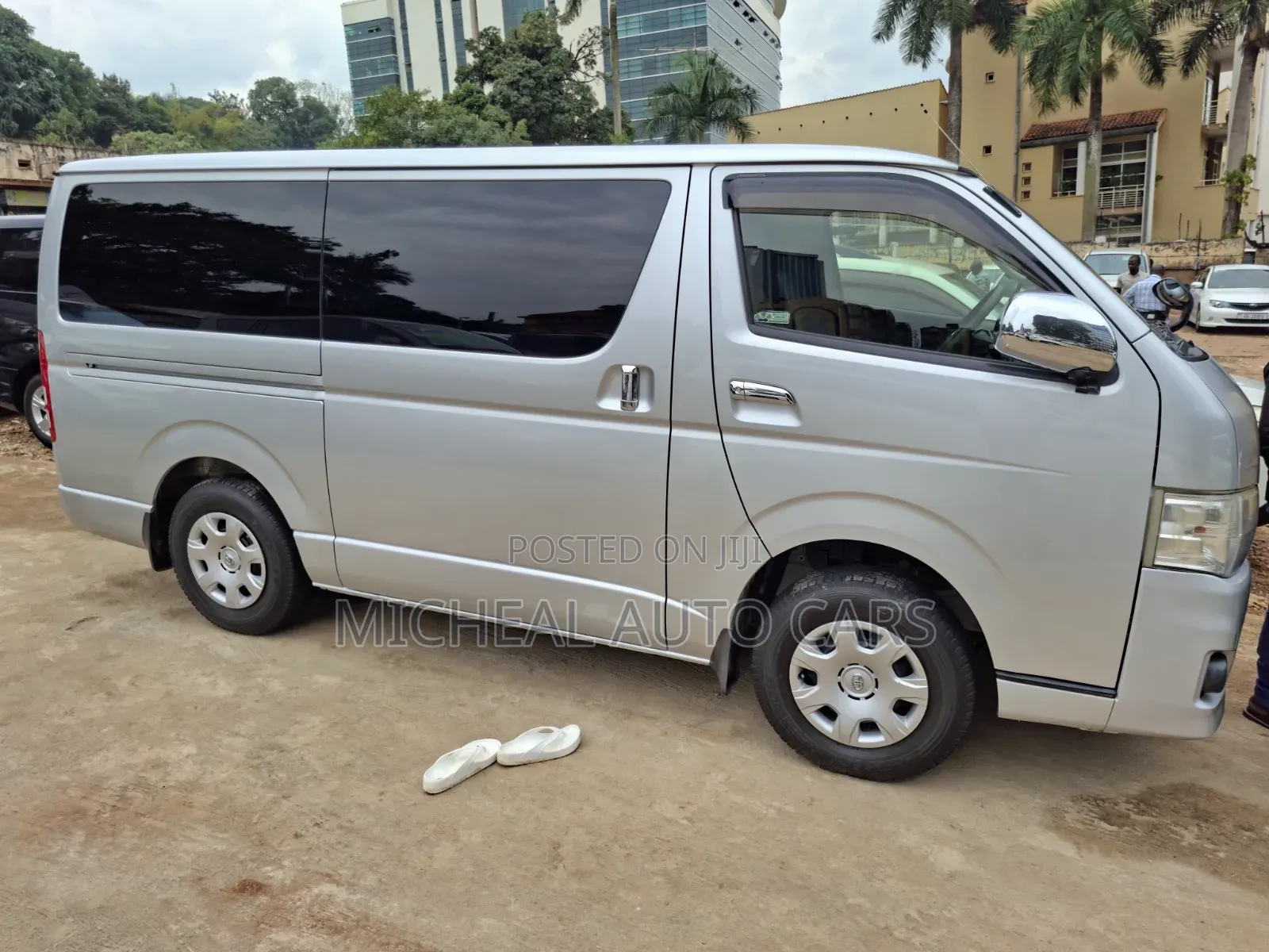 Toyota HiAce 2010 Silver