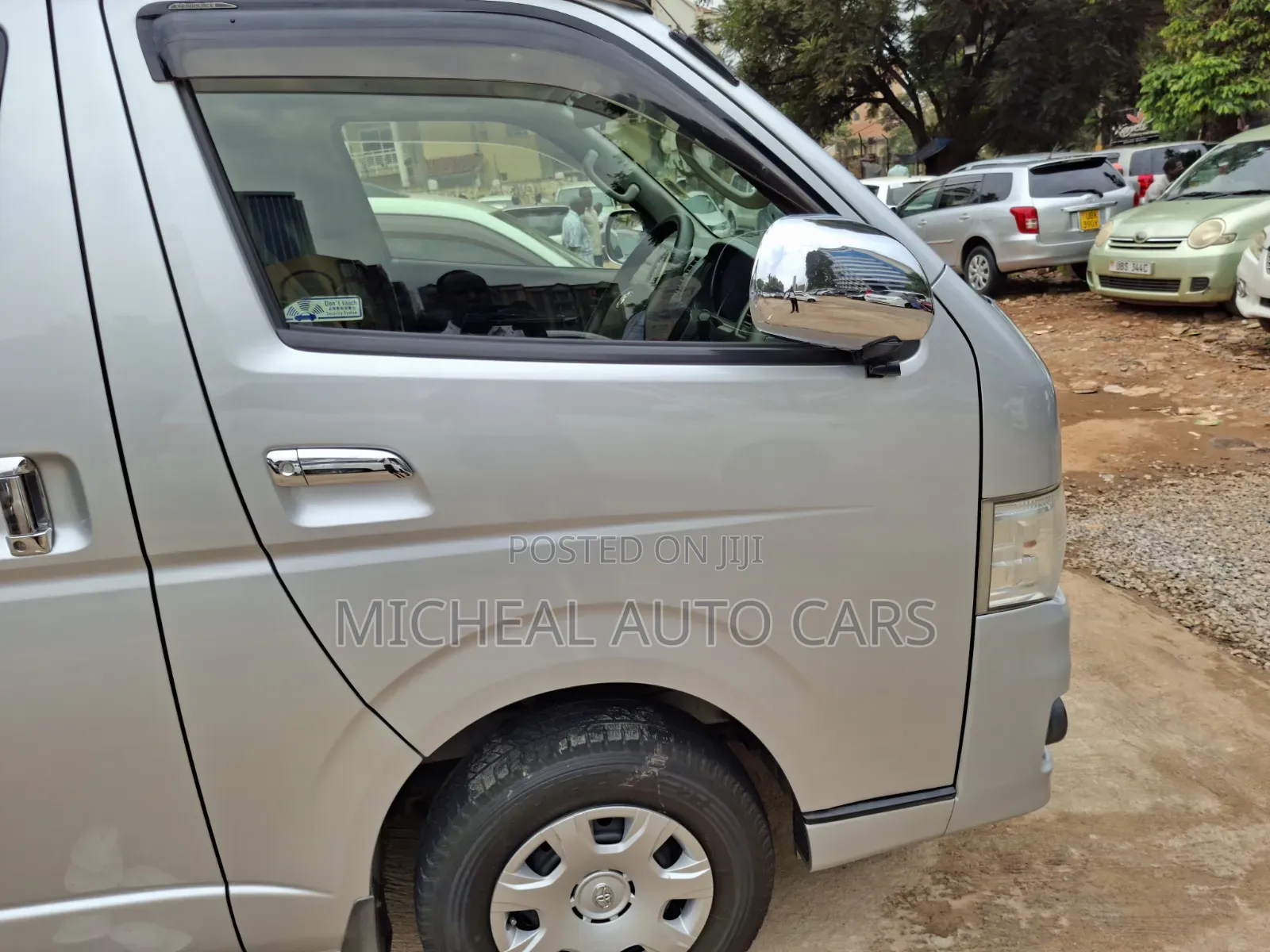 Toyota HiAce 2010 Silver