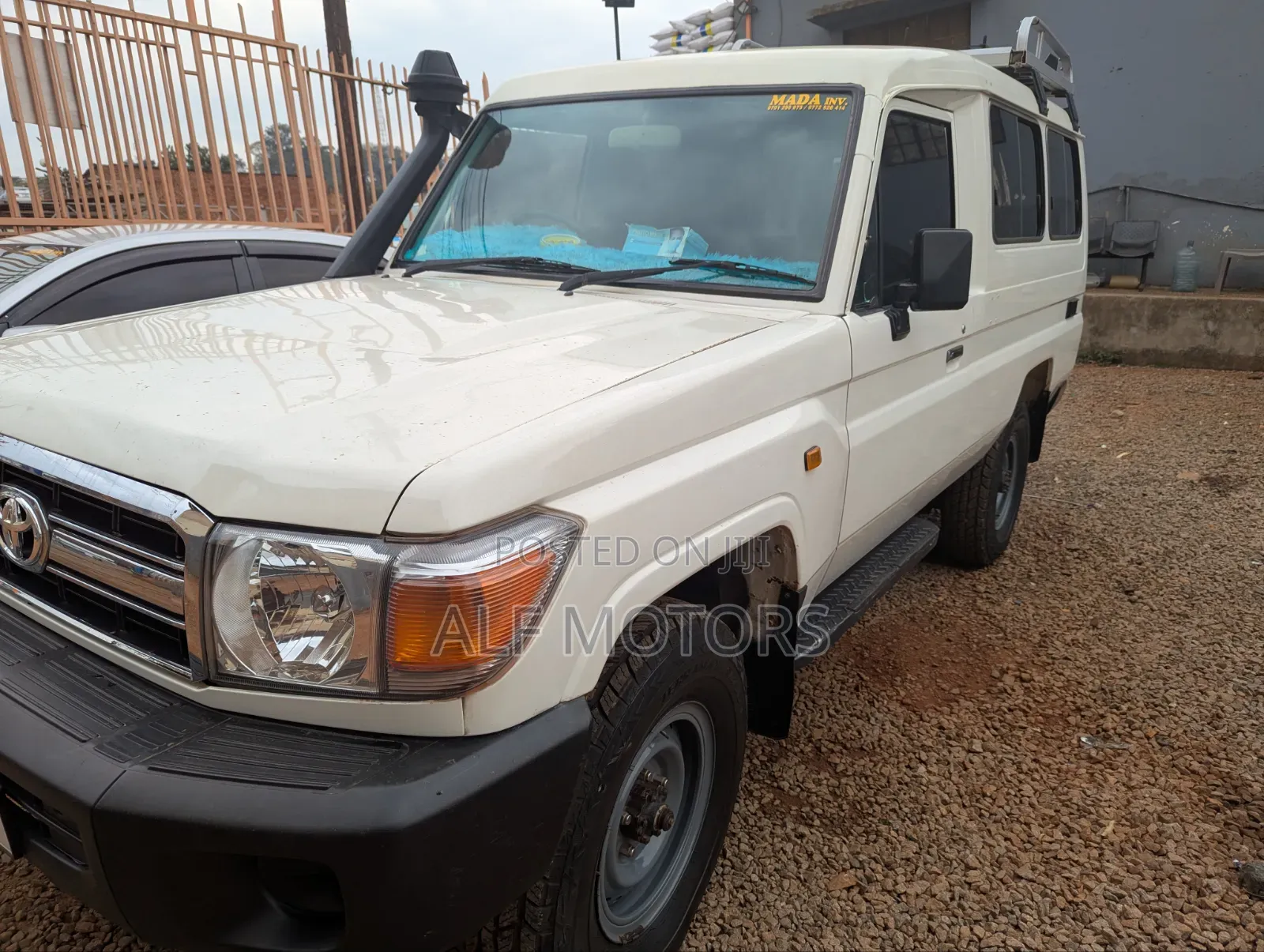 Toyota Land Cruiser Prado 2005 White