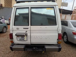 Toyota Land Cruiser Prado 2005 White