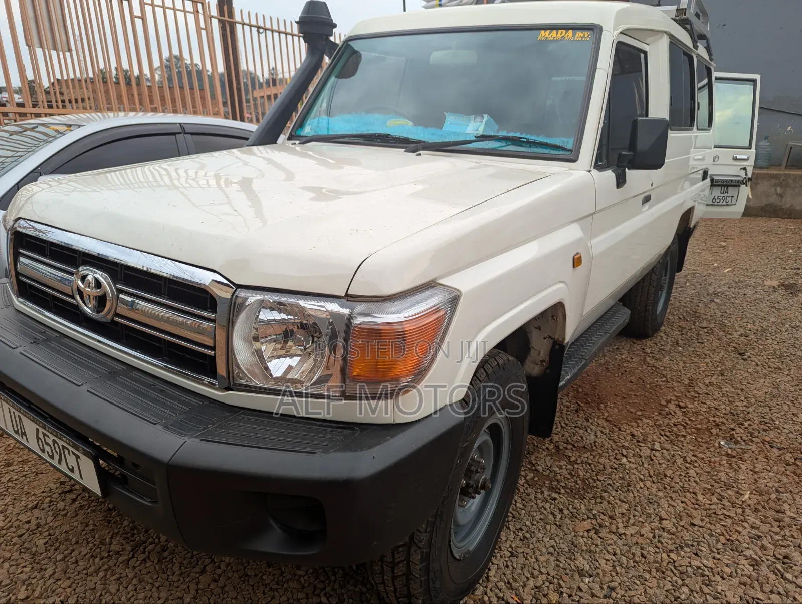 Toyota Land Cruiser Prado 2005 White