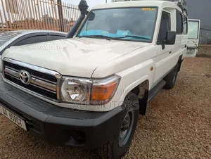 Toyota Land Cruiser Prado 2005 White