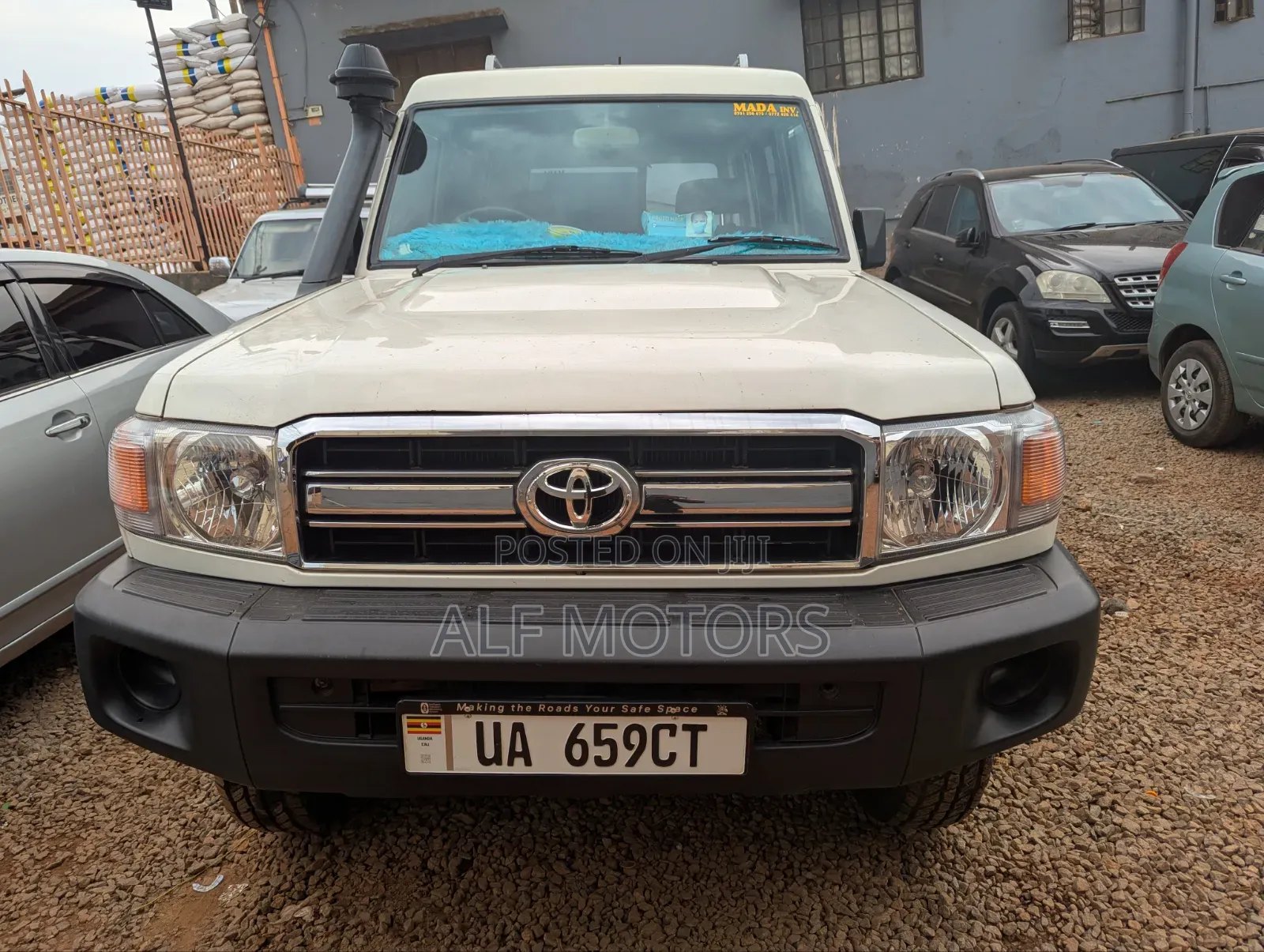 Toyota Land Cruiser Prado 2005 White