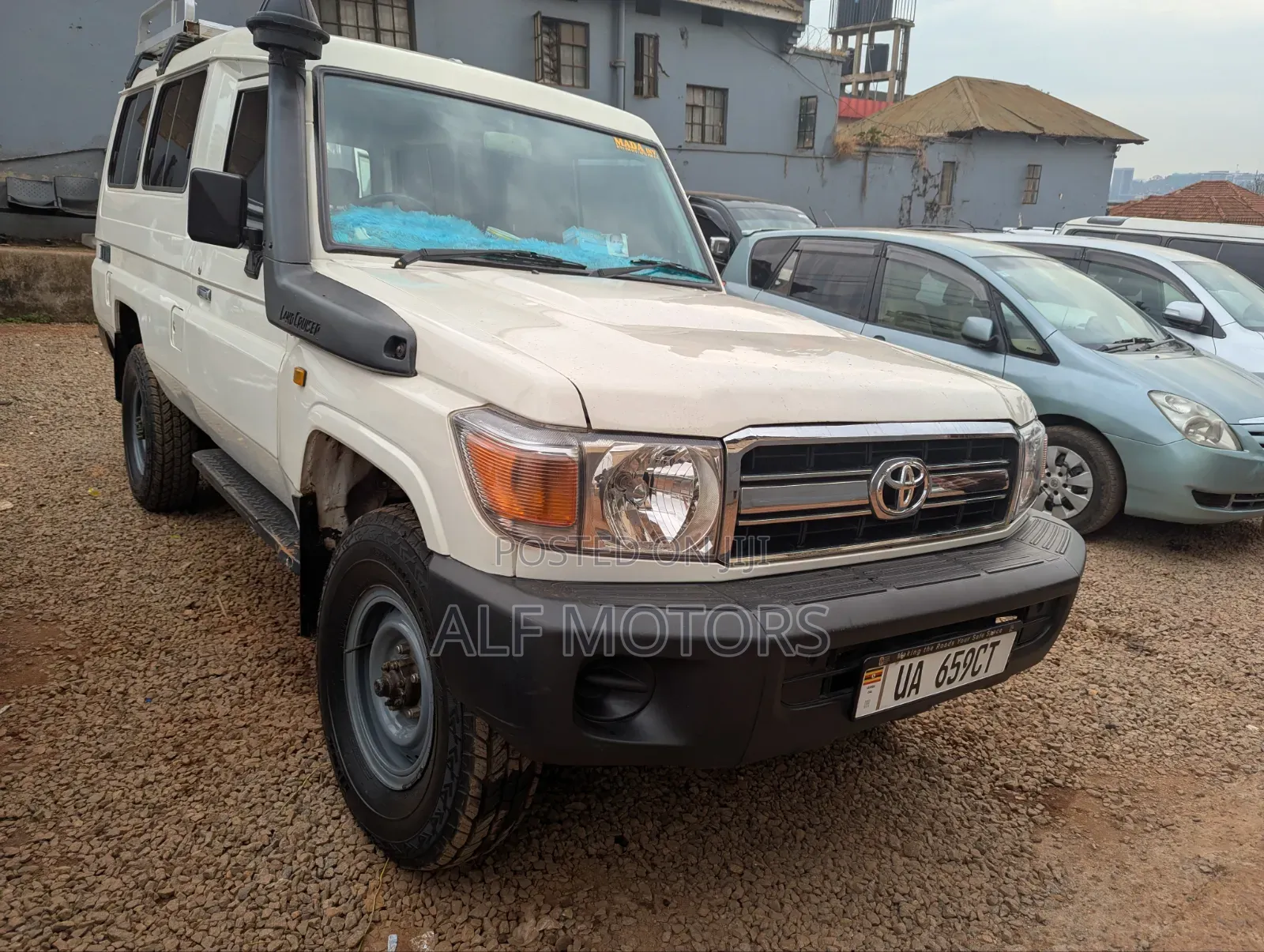 Toyota Land Cruiser Prado 2005 White