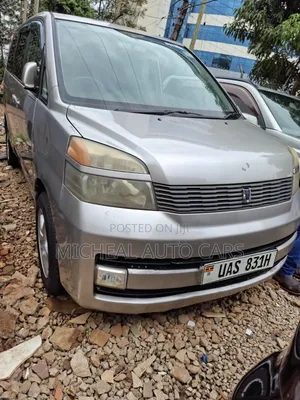 Toyota Noah 2002 Gray