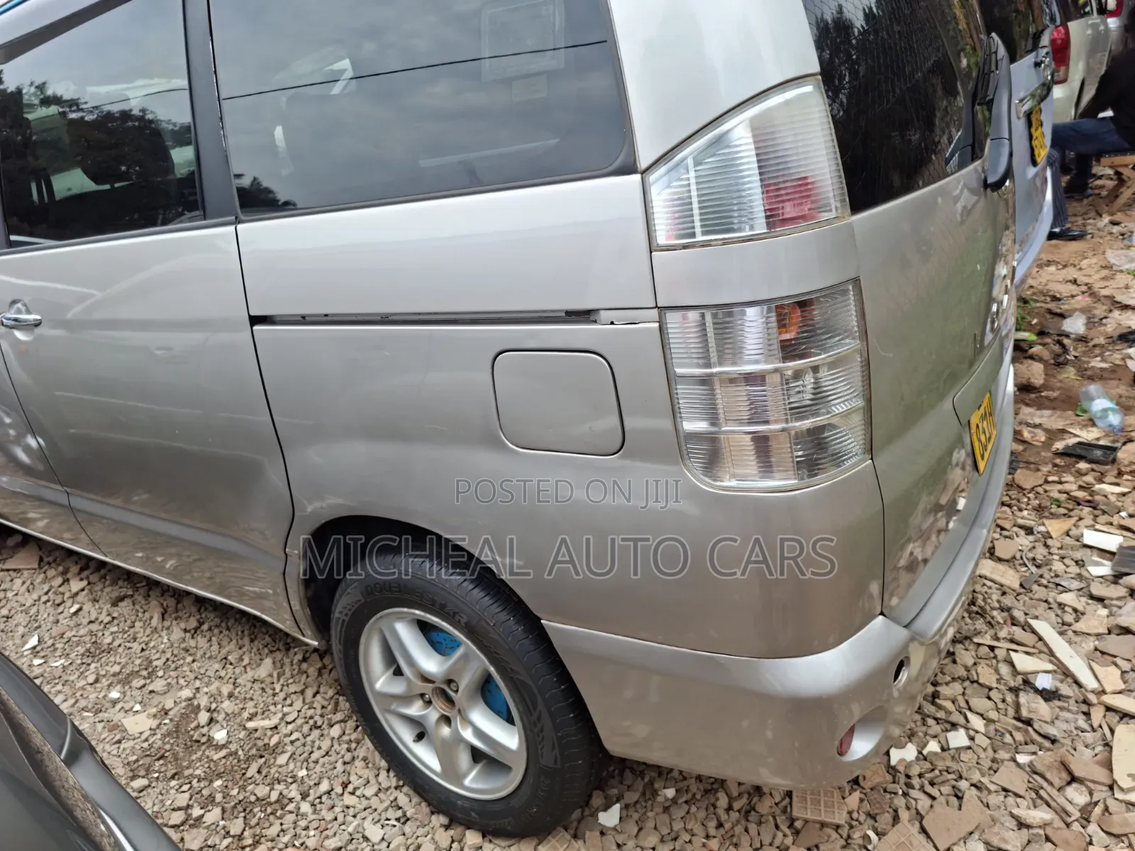 Toyota Noah 2002 Gray