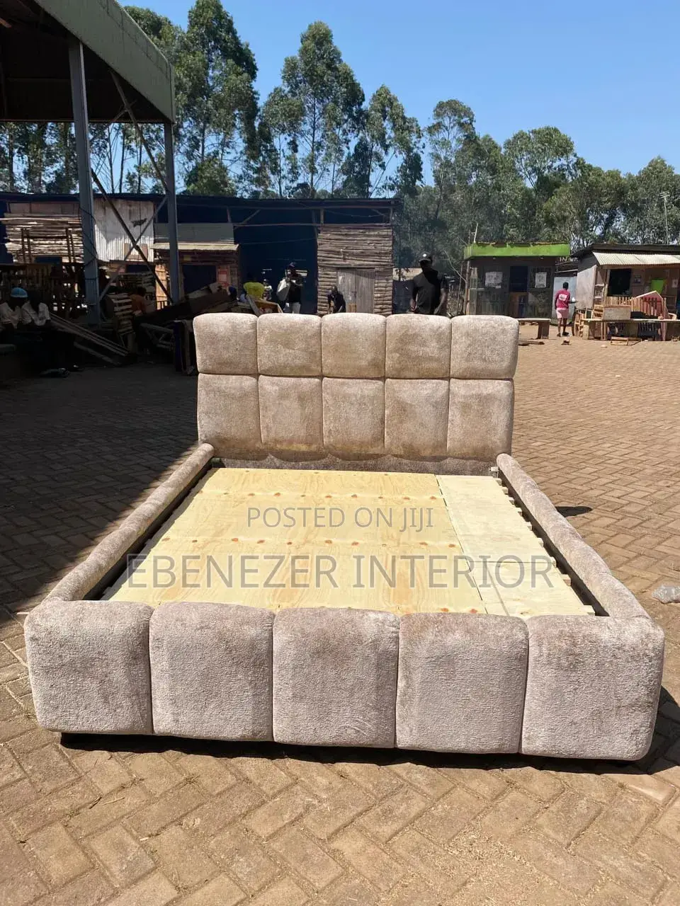 Bubble Beds in Cream