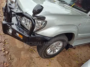 Toyota Hilux 2000 Silver