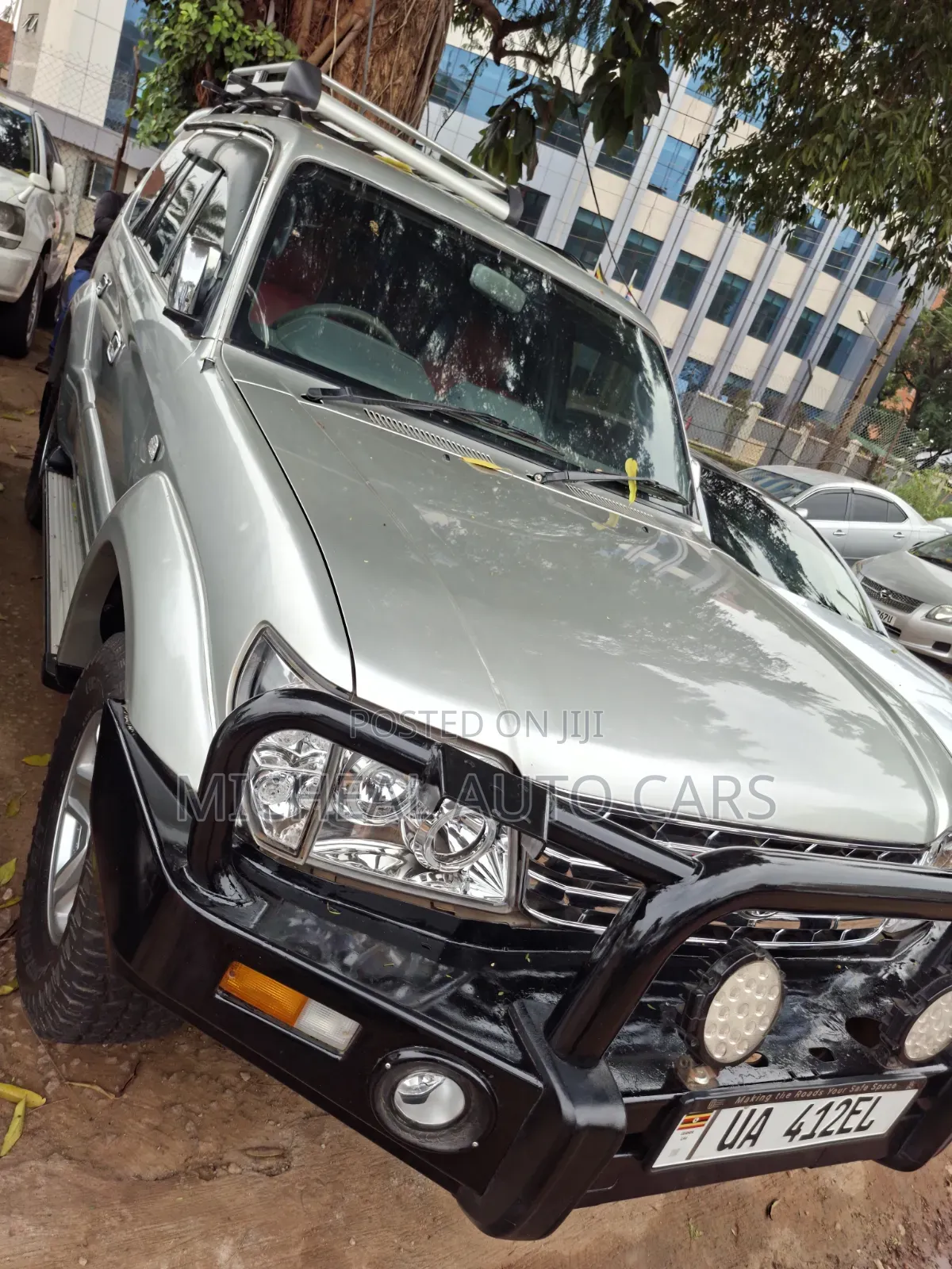 Toyota Hilux 2000 Silver