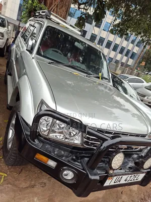 Toyota Hilux 2000 Silver