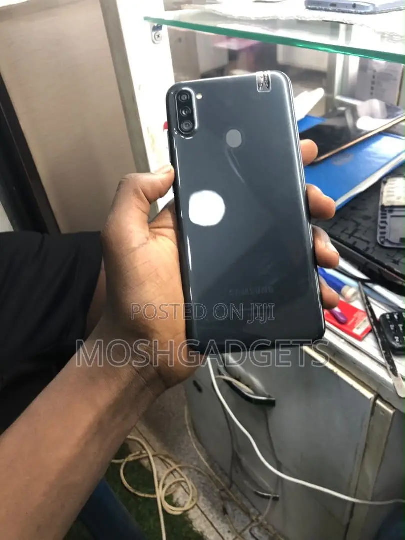 New Samsung Galaxy A11 32 GB Black