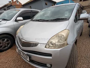 Toyota Ractis 2008 Silver