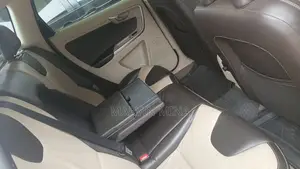Volvo XC60 2011 Gold