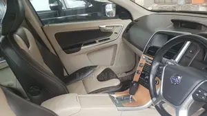 Volvo XC60 2011 Gold
