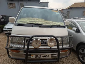 Toyota HiAce 2000 Brown