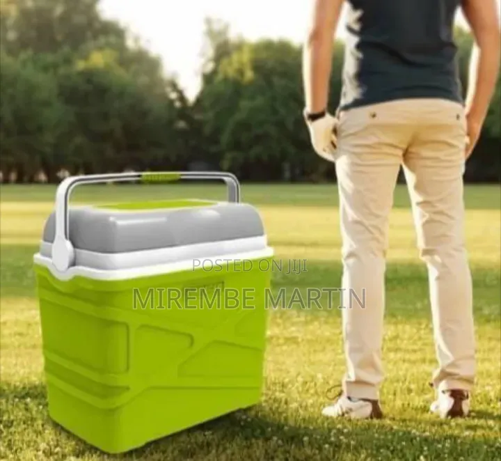 Pinnacle Portable Insulated Cooler / Ice Box, 10Litre