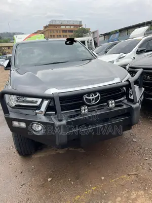 Toyota Hilux 2018 Gray