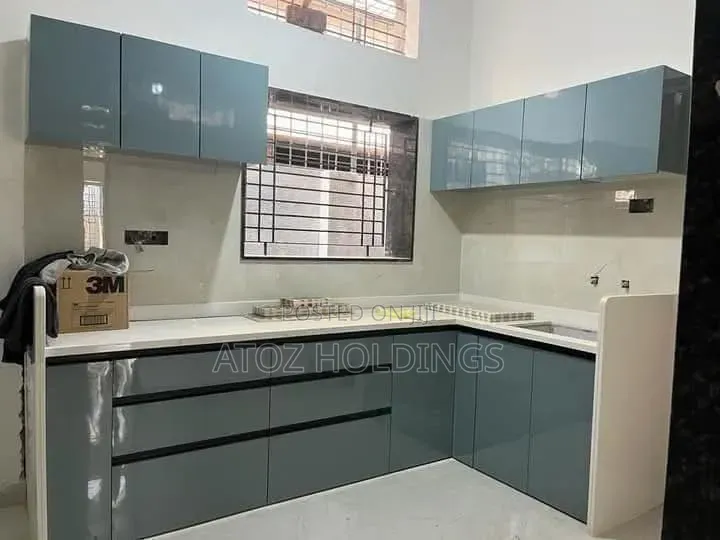 Kitchen Cabinets/Executive Kitchen Cabinet 905,000/- Per Running Meter