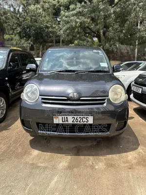 Toyota Sienta 2010 Gray