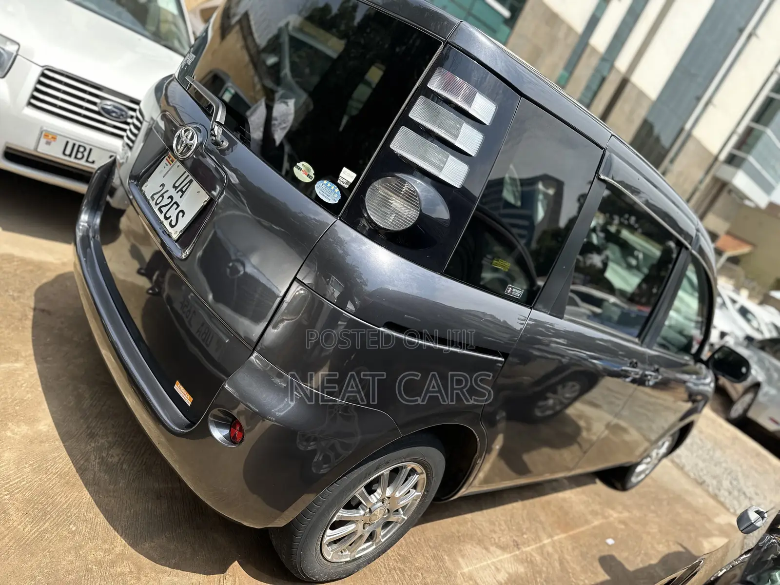 Toyota Sienta 2010 Gray