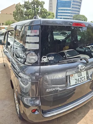 Toyota Sienta 2010 Black