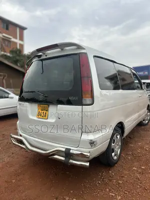Toyota TownAce Noah 1998 White