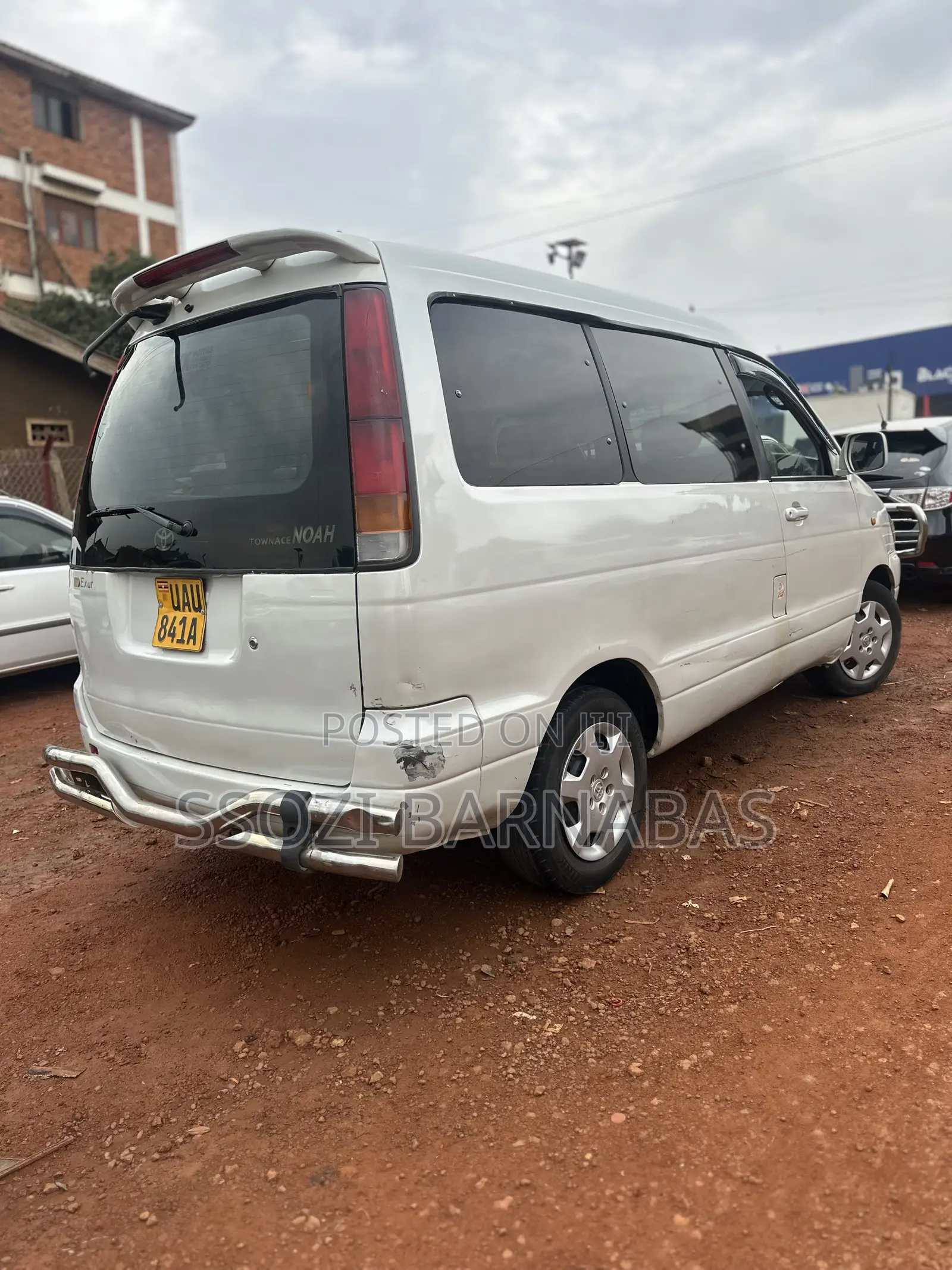 Toyota TownAce Noah 1998 White