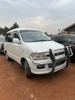 Toyota TownAce Noah 1998 White