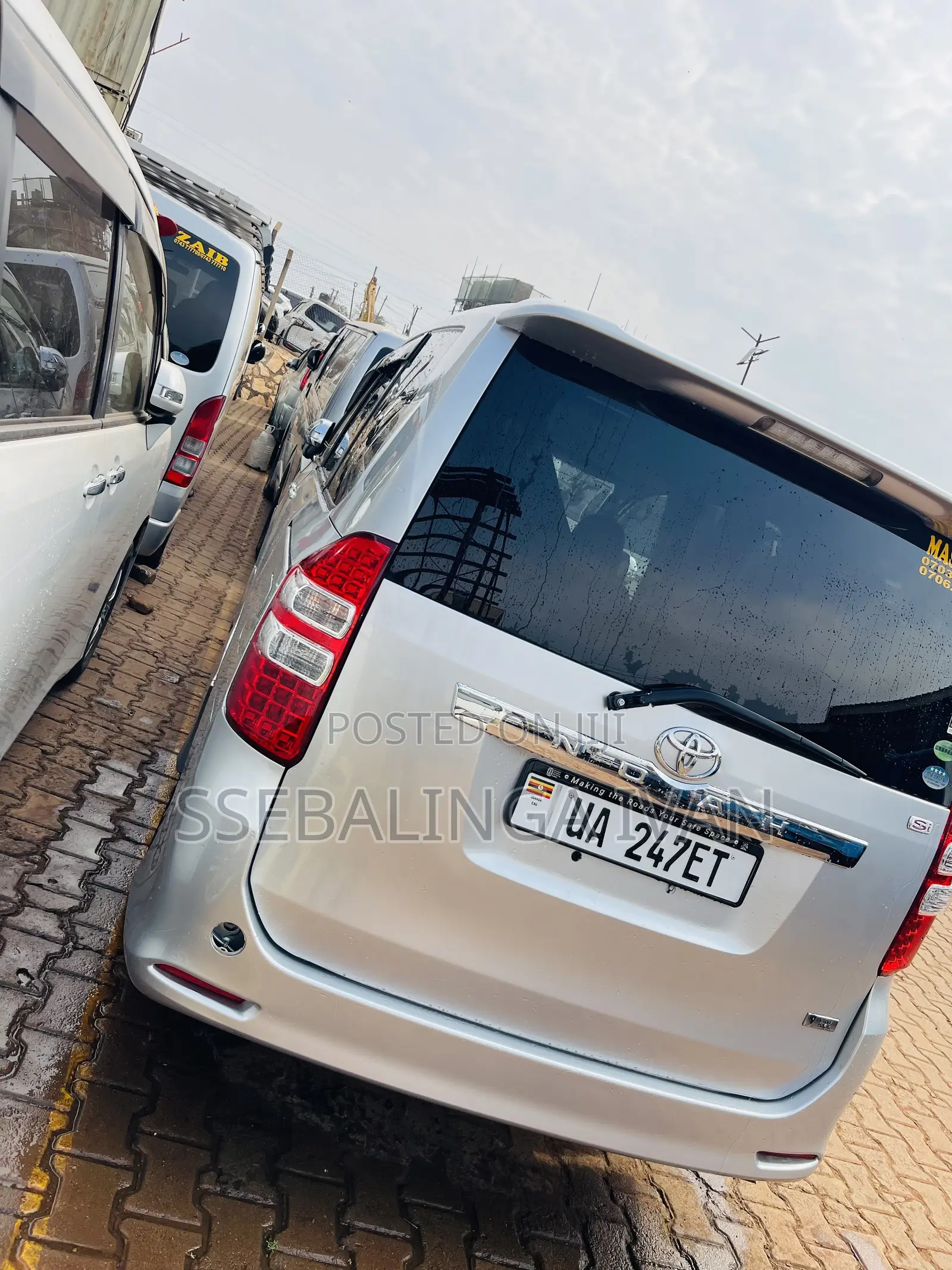 Toyota Noah 2012 Silver