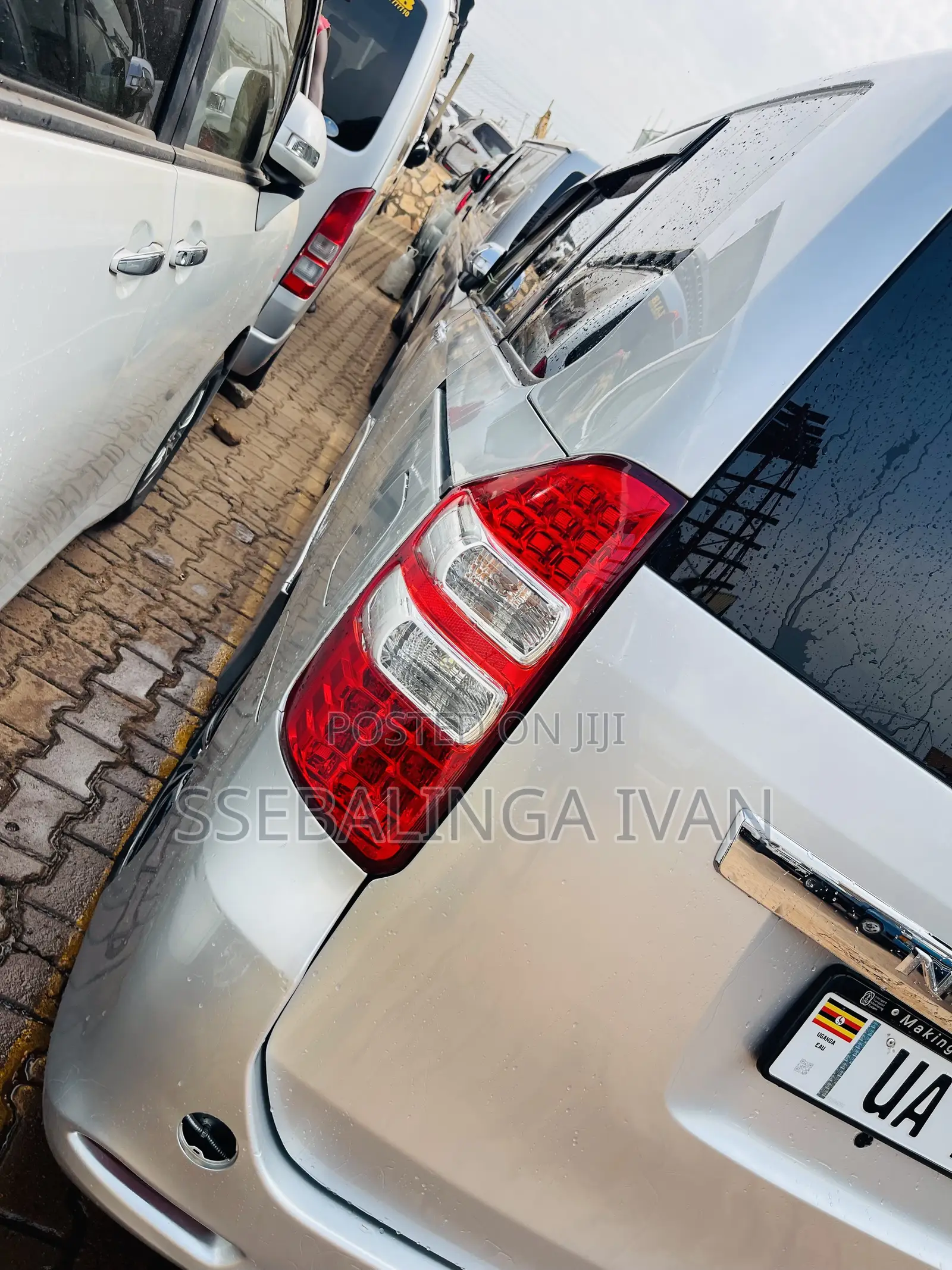 Toyota Noah 2012 Silver