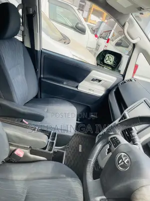 Toyota Noah 2012 Silver