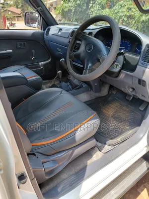 Toyota Hilux 1997 White
