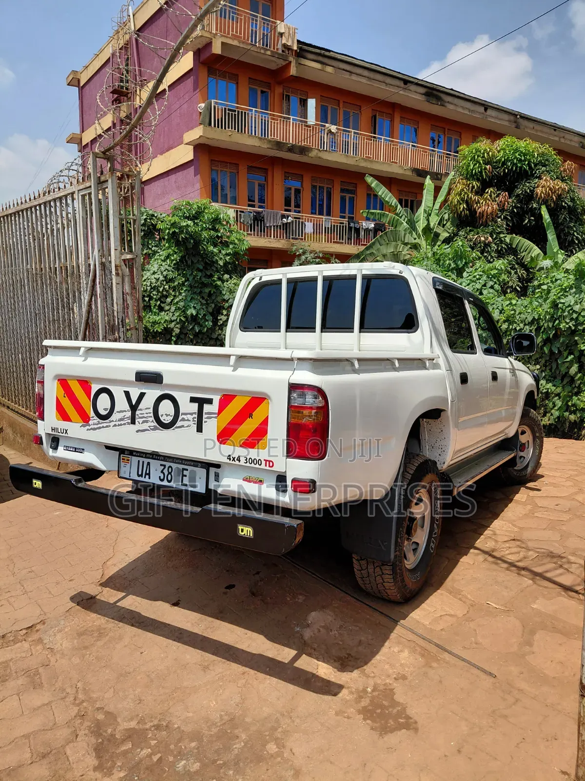 Toyota Hilux 1997 White