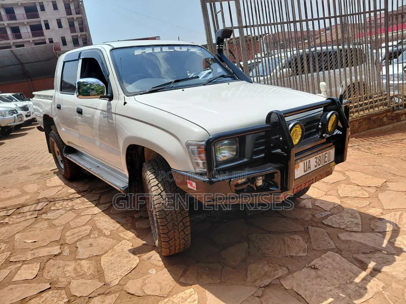 Toyota Hilux 1997 White