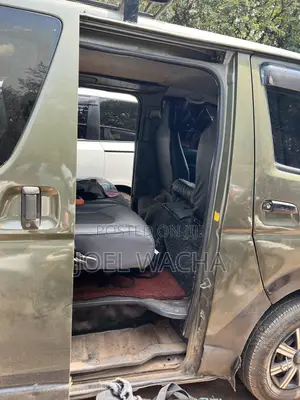 Toyota HiAce 2001 Green
