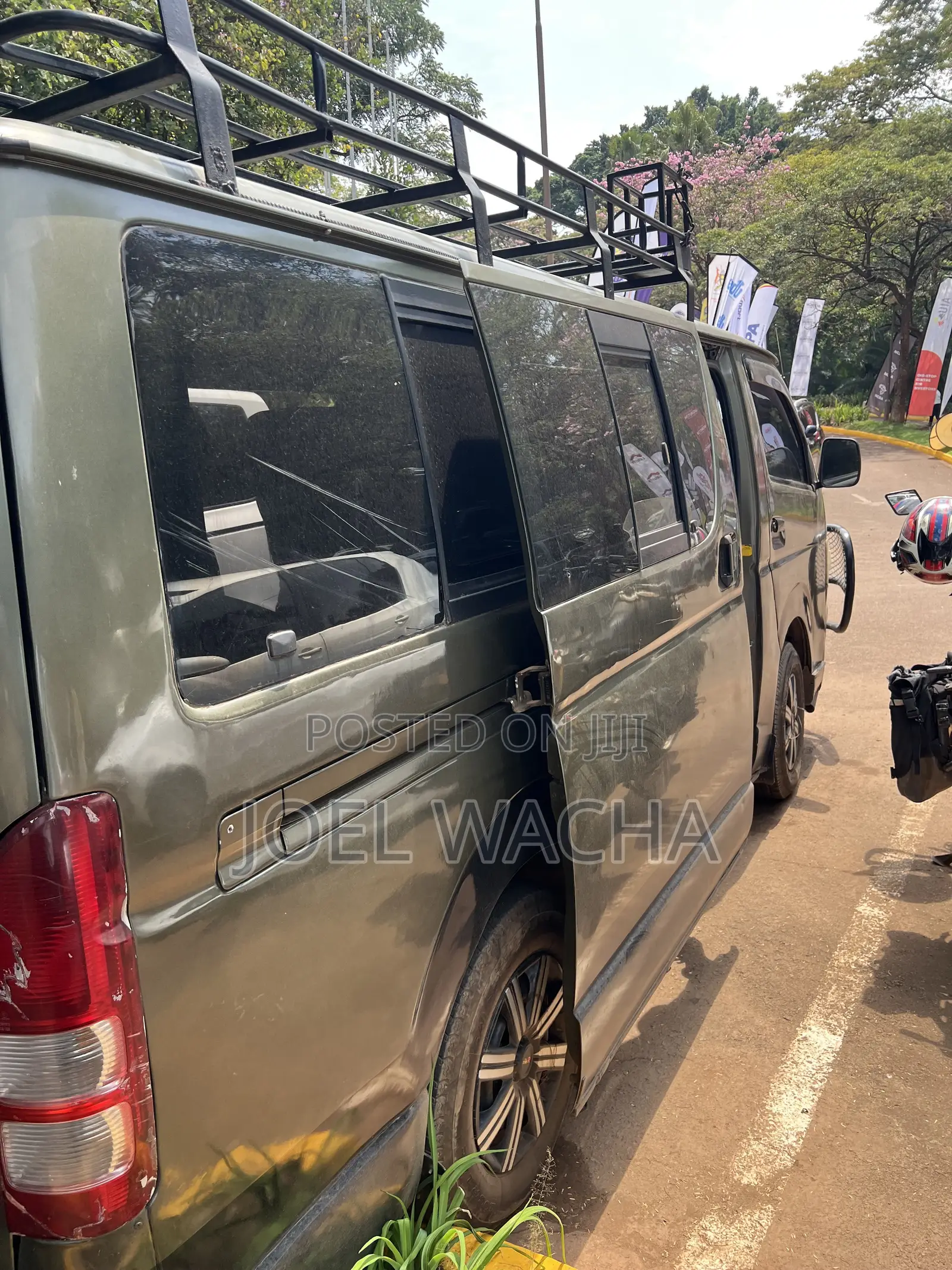 Toyota HiAce 2001 Green