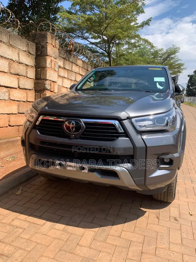 Toyota Hilux 2022 Matt Black