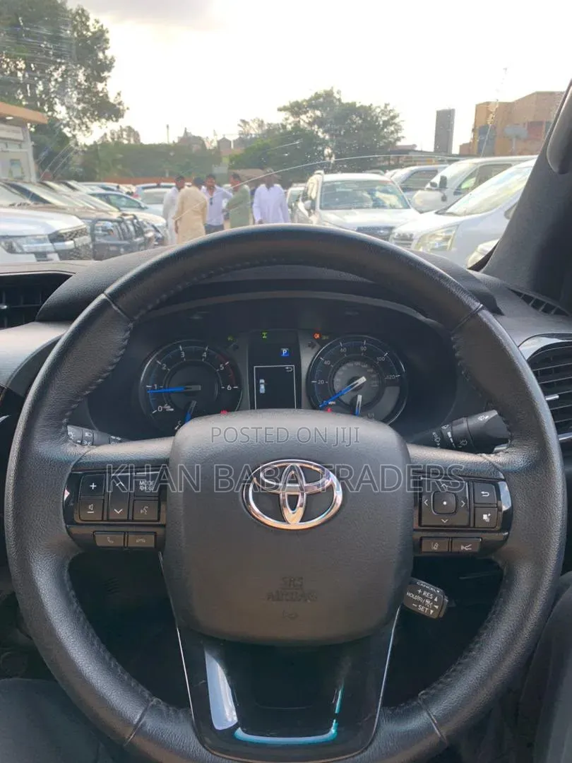 Toyota Hilux 2022 Matt Black