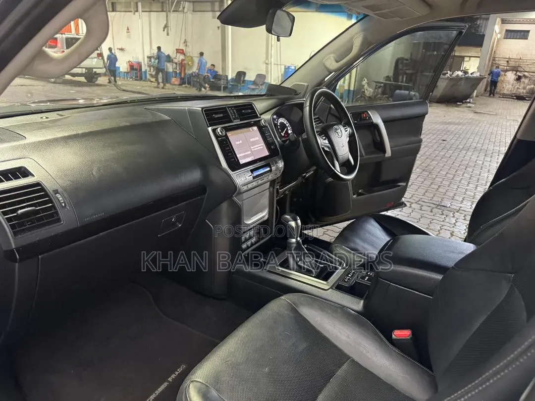Toyota Hilux 2022 Matt Black