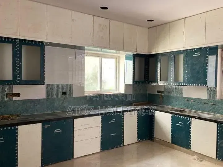Kitchen Cabinets/Madina Kitchen Cabinet 940,000/- Per Running Meter