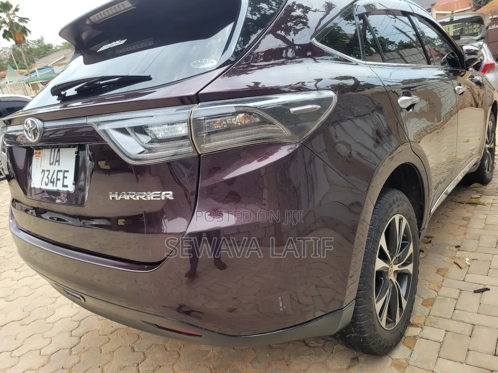 Toyota Harrier 2.0 2016 Maroon