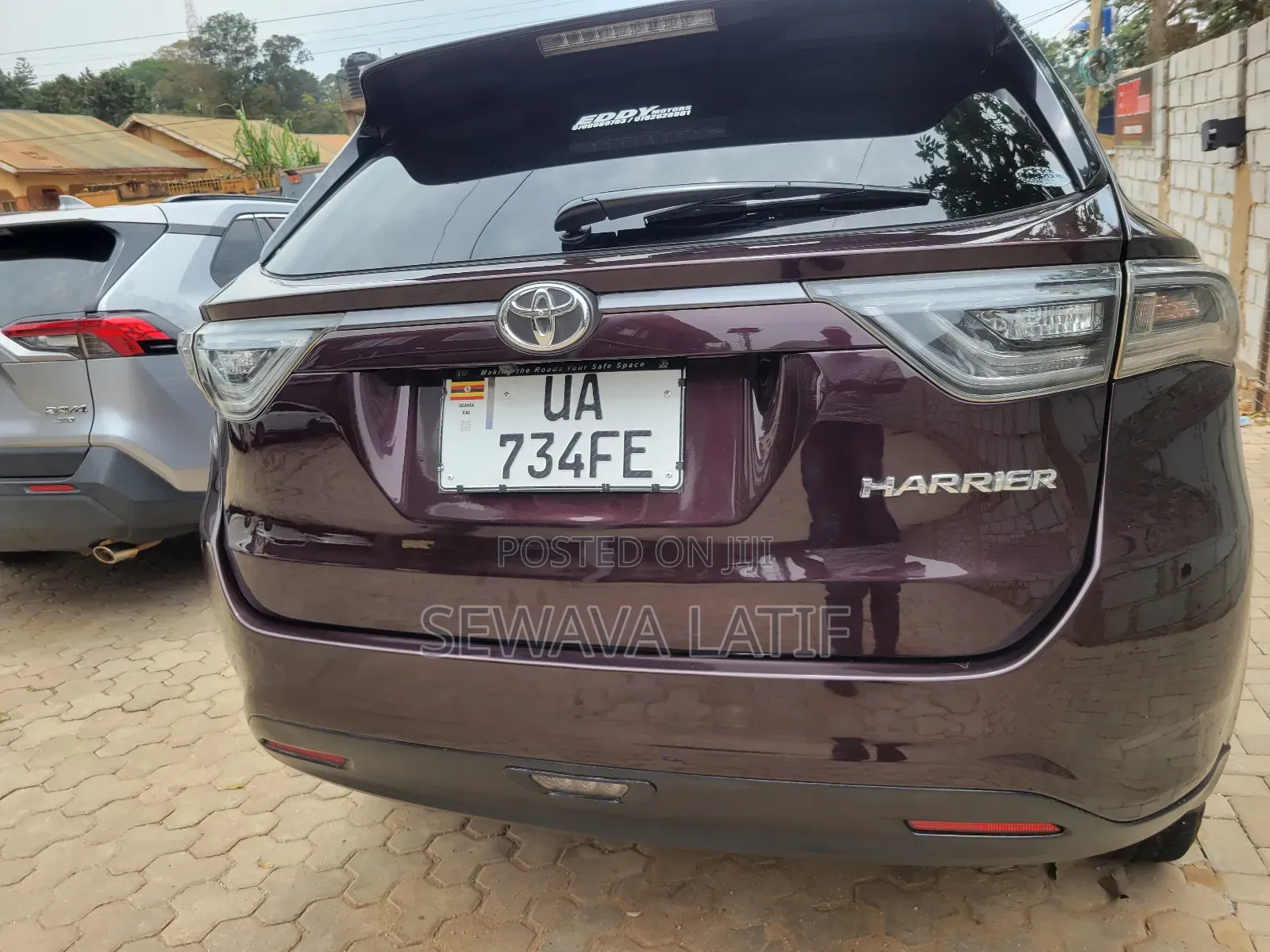Toyota Harrier 2.0 2016 Maroon