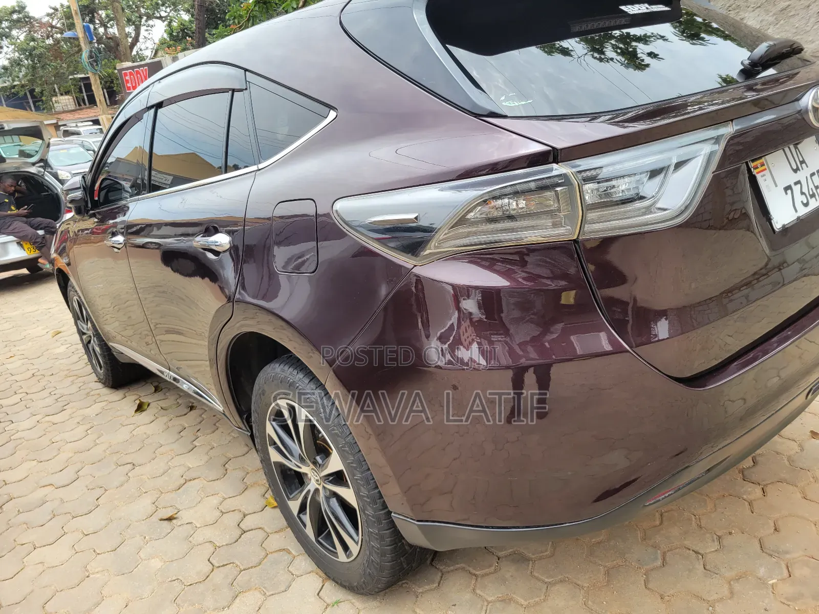 Toyota Harrier 2.0 2016 Maroon
