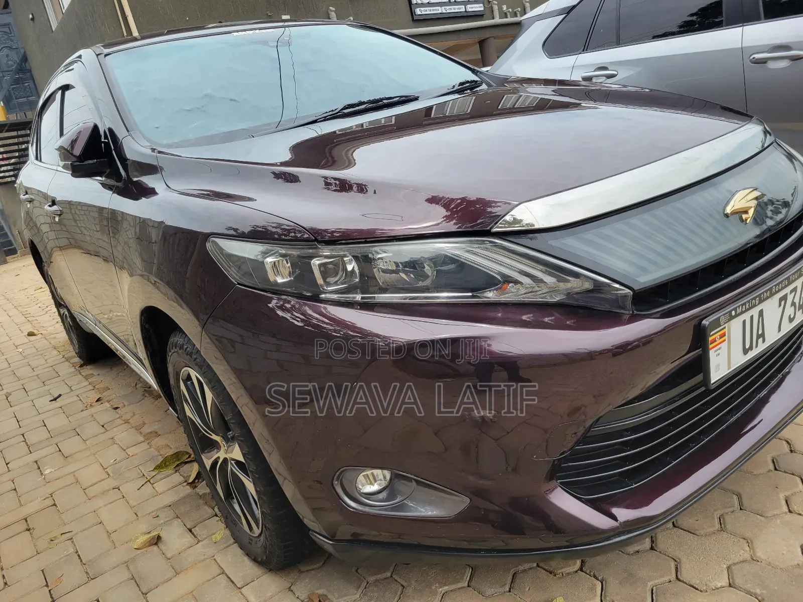 Toyota Harrier 2.0 2016 Maroon